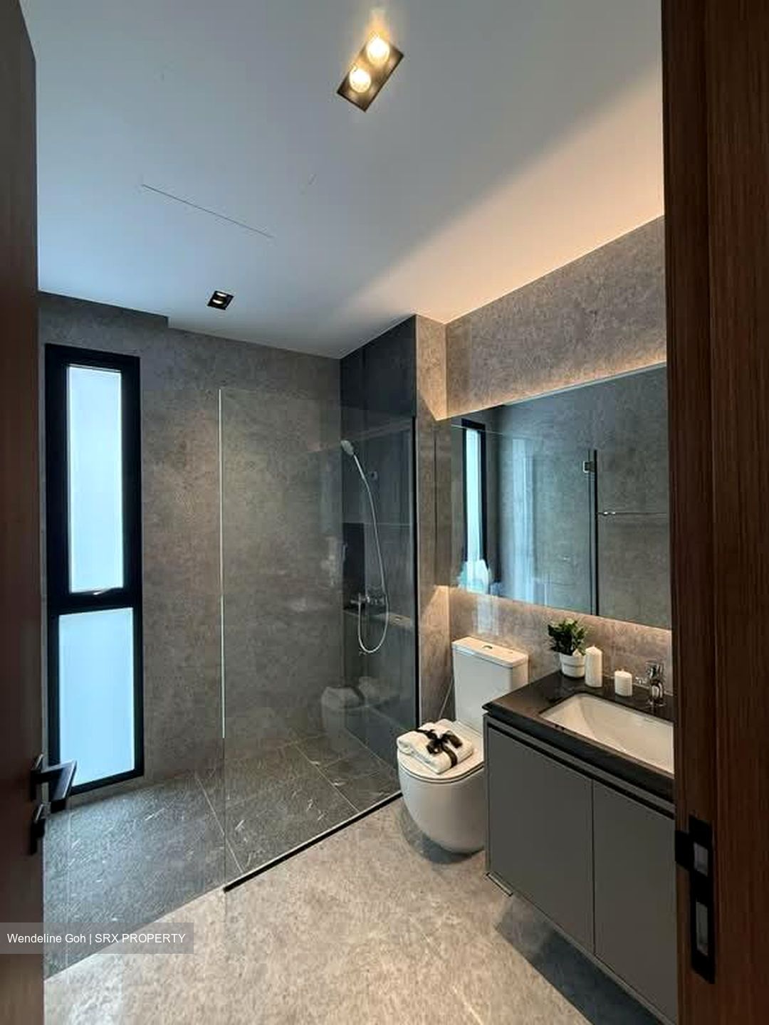 Sembawang Straits Estate (D27), Terrace #581117061